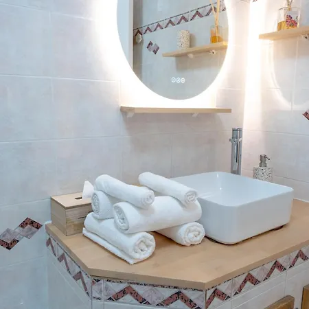 Apartamento 3 Pieces Au Coeur Du Cros De Cagnes-sur-Mer