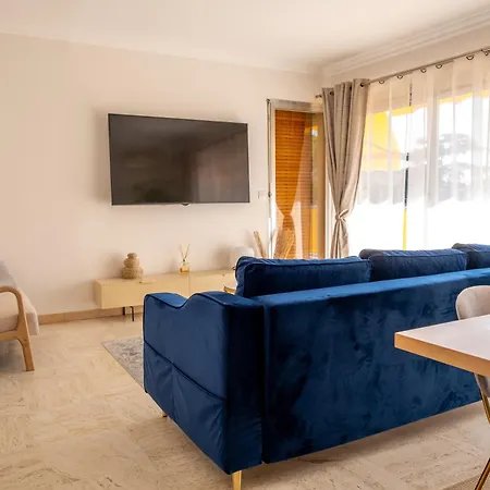 3 Pieces Au Coeur Du Cros De Apartamento *